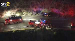 লস এঞ্জেলেসে গাড়ি খাদে পড়ে মৃত ১, আহত ৩