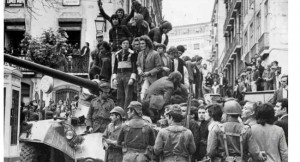 পর্তুগাল স্বৈরচারমুক্ত হয়েছিল যেভাবে