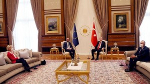 তুরস্কের সোফাগেট এবং ইউরোপে ক্ষমতার দ্বন্দ্ব