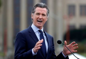 নিউসামের পক্ষে দাঁড়ালেন ক্যালিফোর্নিয়ার ডেমোক্র্যাটরা