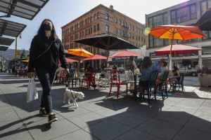 সবচেয়ে শিথিল নিষেধাজ্ঞার দ্বারপ্রান্তে লস এঞ্জেলেস