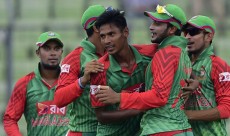 ৪ উইকেট হারিয়ে চাপে দক্ষিণ আফ্রিকা