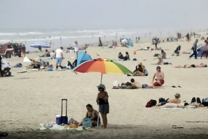 'স্মরণ দিবসে' ক্যালিফোর্নিয়ার সৈকতে উপচে পড়া ভিড়ের সম্ভাবনা