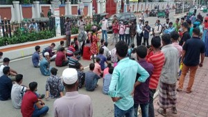 সিলেটে ‘ট্যাক্স নয়, ক্লাস চাই’ দাবিতে রাজপথে শিক্ষার্থীরা