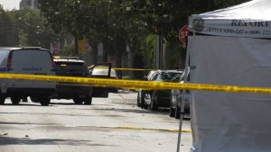 হলিউডে গাড়ির ভেতর থেকে উদ্ধার জোড়া লাশ