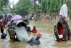 বাংলাদেশের চট্টগ্রামের ভারী বর্ষণে প্লাবিত প্রায় সব এলাকা