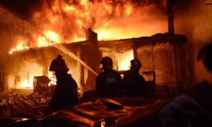 নারায়ণগঞ্জে জুস কারখানায় ভয়াবহ অগ্নিকাণ্ড: নিহত ২, আহত অর্ধশত