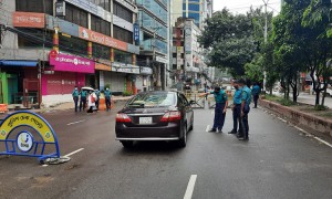 লকডাউনের দ্বিতীয় দিনে বেড়েছে চলাচল