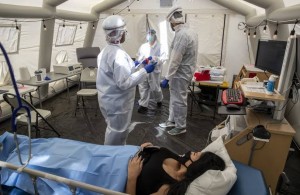 লস এঞ্জেলেসের হাসপাতালে এক মাসে রোগী বেড়েছে ৩ গুণ