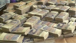 ঢাকা বিমানবন্দর থেকে সাড়ে ১২ কোটি টাকা মূল্যের বিদেশি মুদ্রা জব্দ