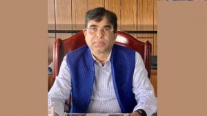 বাড়ি ভারতে, অফিস করেন সিলেটে