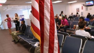 ফুরিয়ে যাচ্ছে ৮০ হাজার গ্রিন কার্ডের মেয়াদ, সংকটে ভারতীয়রা