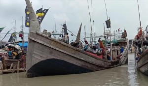 নিম্নচাপের প্রভাব উপকূলজুড়ে, বিপর্যস্ত জনজীবন