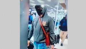 কানাডা- দুবাইয়ে ঢুকতে না পেরে দেশে ফিরলেন মুরাদ