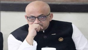 থানায় স্ত্রীর অভিযোগ: মুরাদের ওপর নজর রাখছে পুলিশ