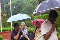 আমার গলায় দড়ি দিয়ে মরা উচিৎ: জাফর ইকবাল