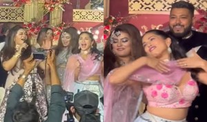 ঢাকায় সানি লিওন!