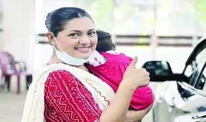 মেয়েকে নিয়ে কাজে ফিরলেন তিশা