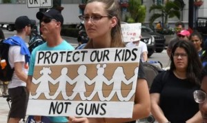 আমেরিকায় আগ্নেয়াস্ত্র ক্রয় কিছুটা কঠোর করার ব্যাপারে একমত সিনেট