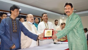 ‘শহীদ নূর হোসেন সম্মাননা’ পদক পেলেন লায়ন গনি মিয়া বাবুল