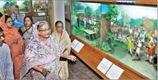 পড়াশোনা মানে একগাদা বই চাপিয়ে দেয়া নয়: প্রধানমন্ত্রী