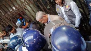 পুলিশের অভিযান শুরু বিএনপির কার্যালয়ে