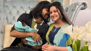অভিমান ভুলে রাজের বাসায় পরীমনি