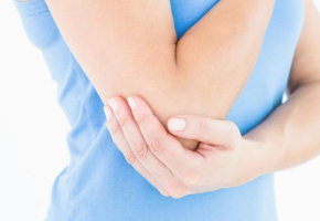 শুষ্ক ও কালচে কনুই? জেনে নিন করণীয়