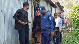 মানসিক প্রতিবন্ধী মেয়েকে ‘গলা কেটে হত্যা’ করলেন মা!