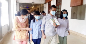 জাপানি মায়ের কাছে যায়নি মেজো মেয়ে