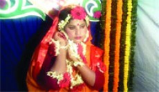 নারায়ণগঞ্জে আঃলীগ নেতার ছেলে কর্তৃক নববধু ছিনতাই