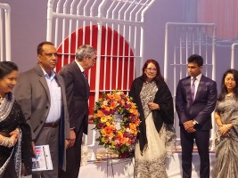 ওয়াশিংটনে বাংলাদেশের রাষ্ট্রদূত মুহাম্মদ ইমরানের অস্থায়ী মিনারে শ্রদ্ধা নিবেদন