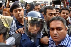 নূর হোসেনের হাসি-তামাশা নজরুলের স্ত্রীর উপস্থিতিতে