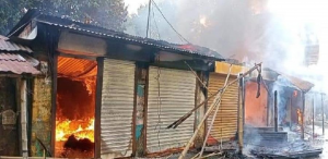 কাজির বাজারে আগুন ৪টি দোকান পুড়ে ছাই