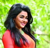 মানসম্মত কাজ করার চেষ্টা করি
