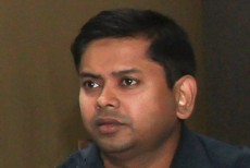 গ্রামীণফোনের চাকরি ছাড়লেন মুজাহিদের ছেলে