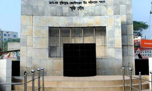 একাত্তরের এই দিনে ৫ হাজার নিরীহ মানুষ নিহত হন