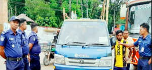 সিলেটে ‘ডিজে ট্রাক’ বন্ধ করতে পুলিশের অভিযান