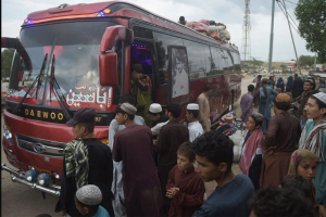আফগান শরণার্থীদের পাকিস্তান ছাড়ার নির্দেশ