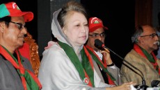 খালেদা জিয়ার বিরুদ্ধে রাষ্ট্রদ্রোহ মামলা, হাজিরের নির্দেশ
