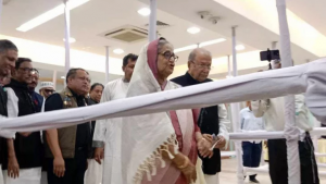 মনোনয়ন ফরম কিনলেন সভানেত্রী শেখ হাসিনা