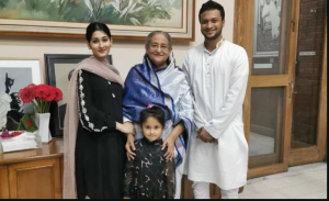 আওয়ামী লীগের মনোনয়ন ফরম সংগ্রহ করেছেন সাকিব