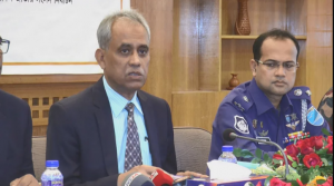 বহির্বিশ্বের কোনো চাপ নেই নির্বাচন নিয়ে: ইসি আলমগীর