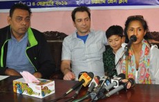 ৩৭ বছর পর স্বজনের খোঁজে নেদারল্যান্ড থেকে বাংলাদেশে
