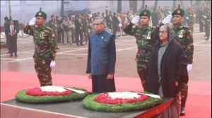 রাষ্ট্রপতি-প্রধানমন্ত্রীর শ্রদ্ধা শহীদ বুদ্ধিজীবী স্মৃতিসৌধে