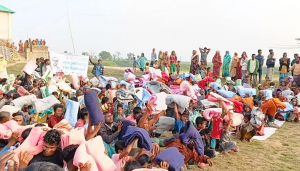 বসুন্ধরা গ্রুপের কম্বল পেল টাংগুয়ার হাওরের  ১ হাজারের অধিক শীতার্ত