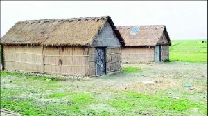 নিকলীর হাওরে কষ্টের জীবনযাত্রা