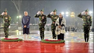 রাষ্ট্রপতি-প্রধানমন্ত্রীর শ্রদ্ধা নিবেদন