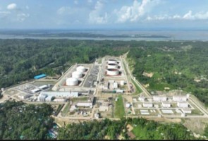 প্রথমবারের মতো পাইপলাইন রিফাইনারিতে জ্বালানি তেল