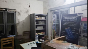 দেশের রুমা উপজেলার সোনালী ব্যাংকের শাখা থেকে কোনো টাকা লুট হয়নি